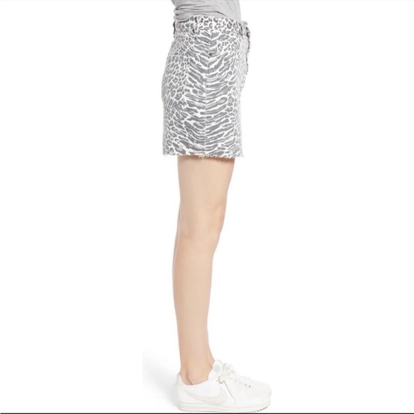 Current Elliott NWT Leopard Denim Miniskirt, size 0/24 - Picture 5 of 11